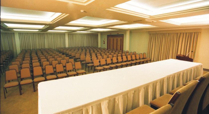 Astron Suites Sao Jose Dos Pinhais By Nobile エクステリア 写真