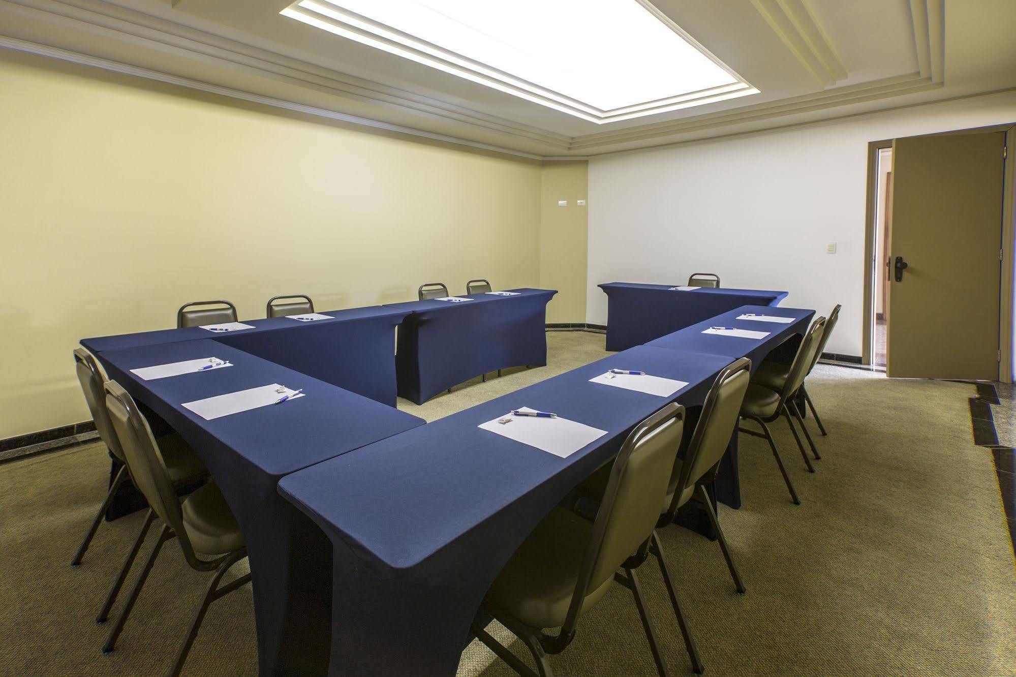 Astron Suites Sao Jose Dos Pinhais By Nobile エクステリア 写真